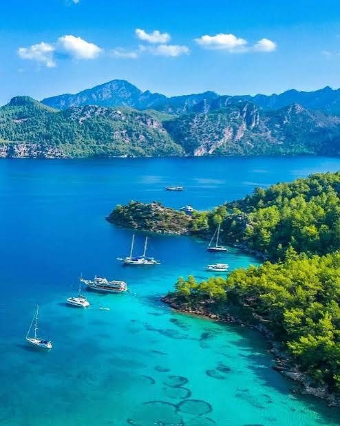 MARMARIS: EIN LEBEN IM EINANDERGRIFF DER NATUR – DORT, WO DIE ÄGÄIS UND DAS MITTELMEER AUFEINANDERTREFFEN