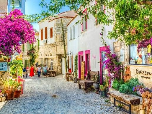 CESME: LEBEN UND IMMOBILIENINVESTITIONEN AN DER BEZAUBERNDEN ÄGÄISKÜSTE